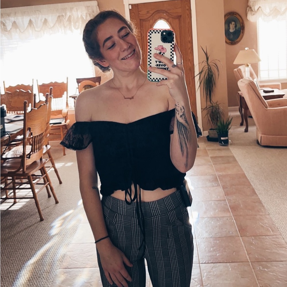 Meet your Posher, Dominique